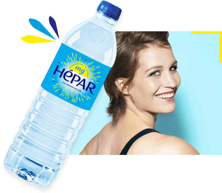 fles hepar en lachende vrouw